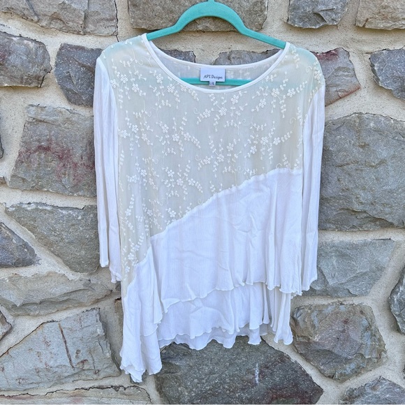 APT Designs Linen Crepe Lace Overlay Ruffle Blouse Size L/XL - Picture 1 of 9